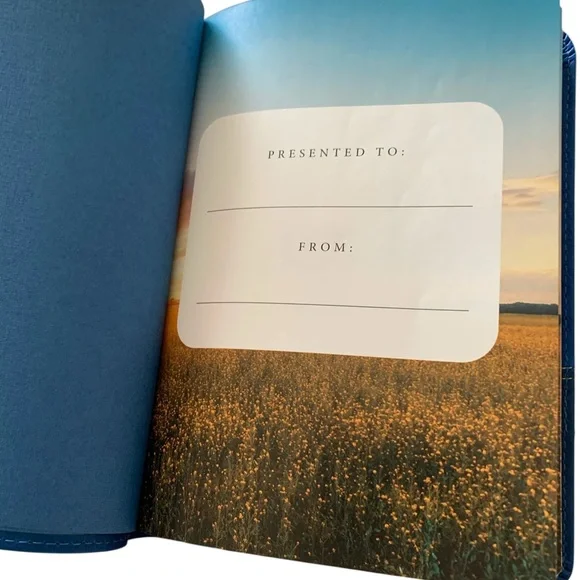 Devotional Book “Living in His Light” by David Jeremiah - Picture 5 of 8